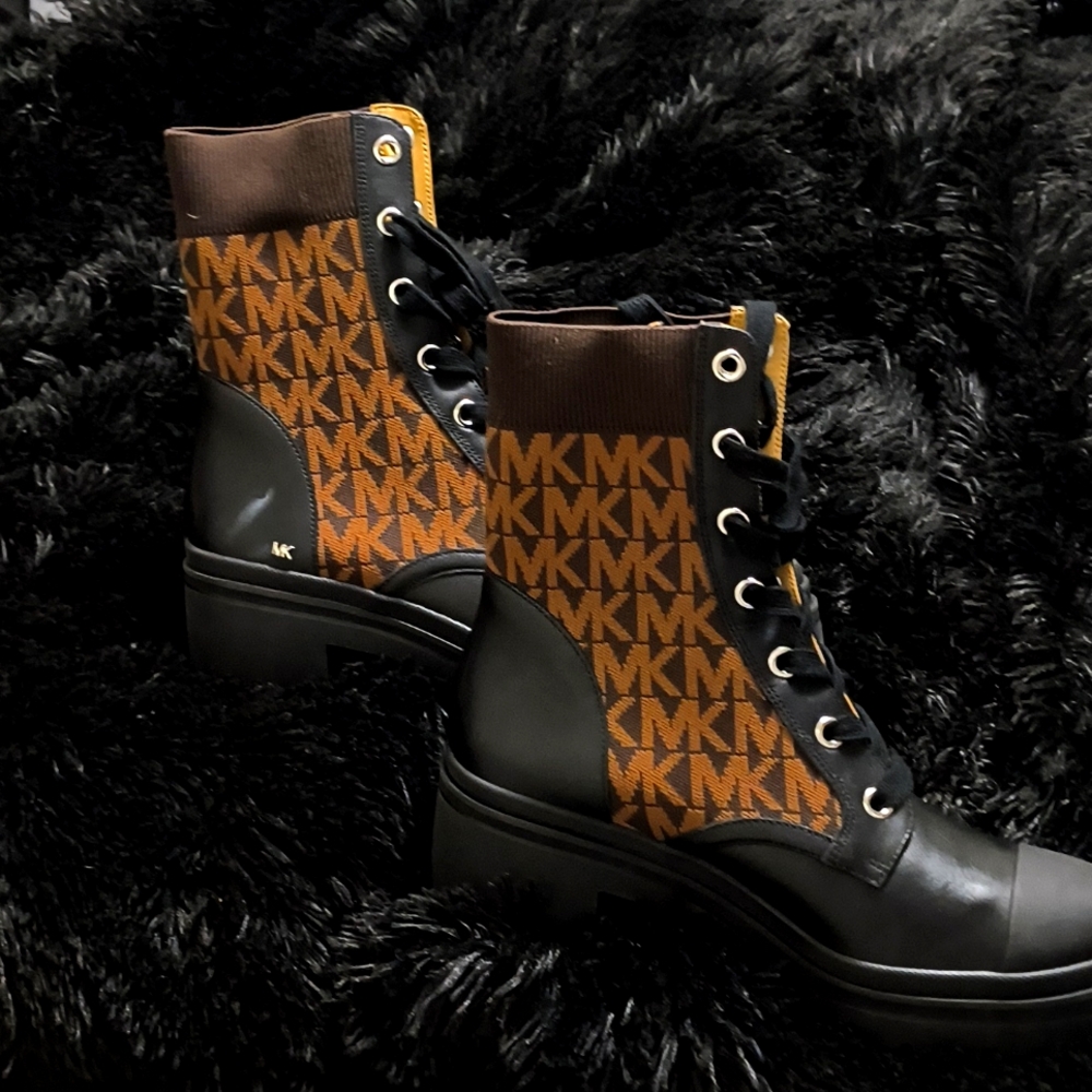 Michael kors size 10 boots